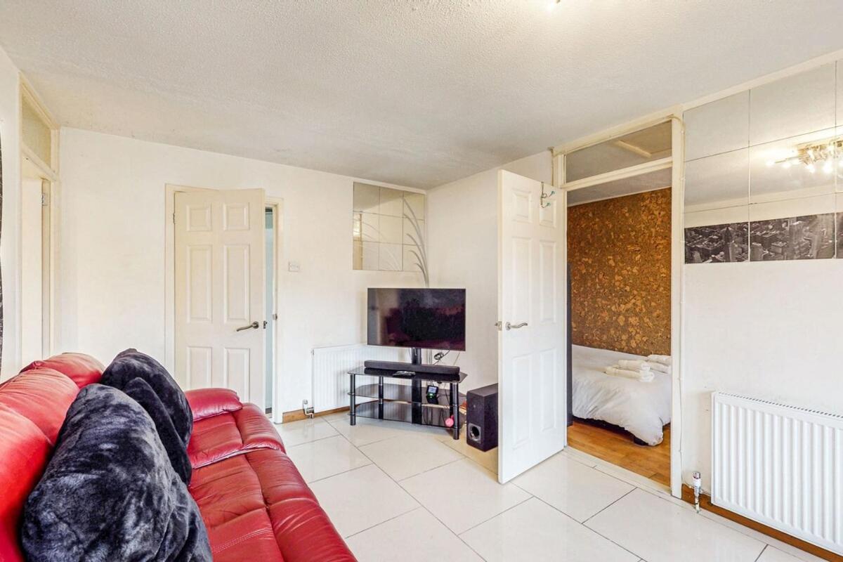 Appartamento 1-br Flat With Easy Tube Access Nine Elms